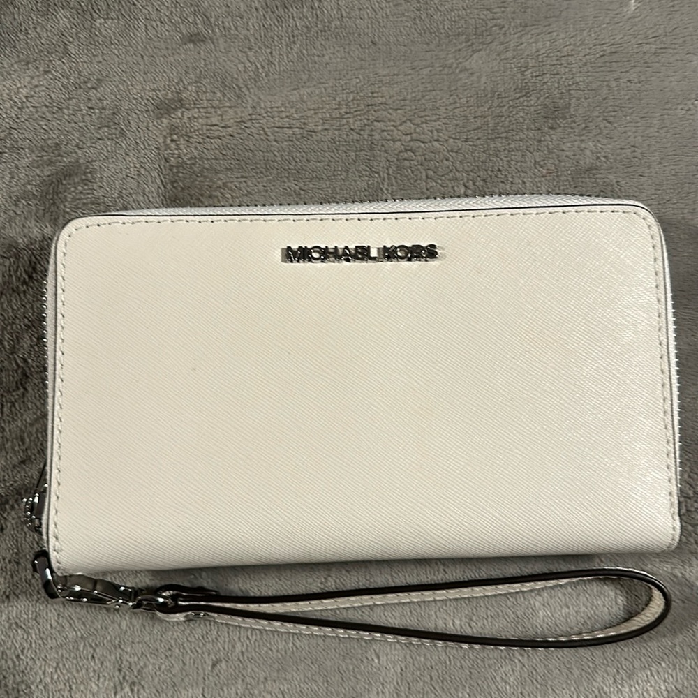 Michael Kors Jet Set Zip Around Phone Holder Wallet Wristlet